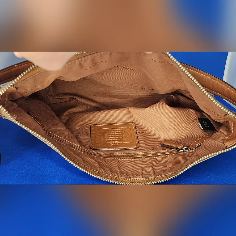 Coach Chelsea Distressed Tan Leather Shoulder Bag - Picture 13 of 14